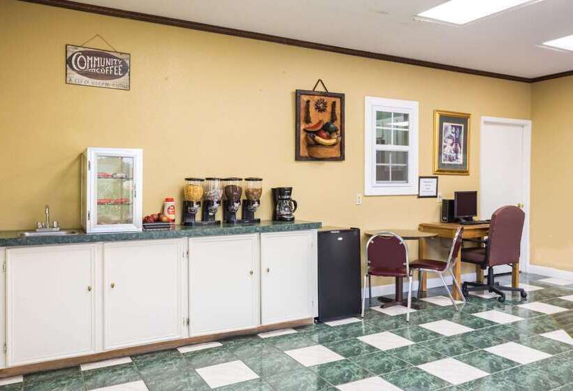 فندق على الطريق Rodeway Inn