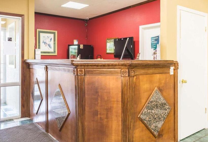 فندق على الطريق Rodeway Inn