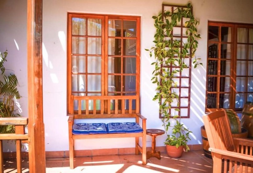 פנסיון Aan De Bergen