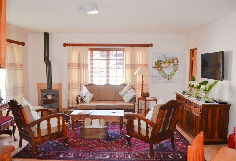 פנסיון Aan De Bergen