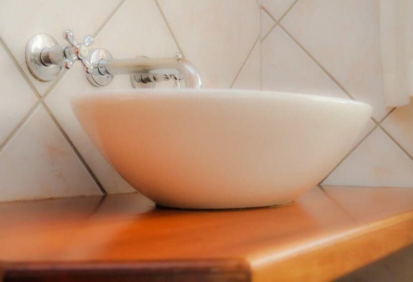 פנסיון Aan De Bergen