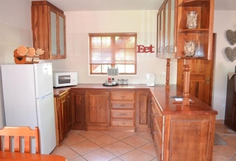 פנסיון Aan De Bergen