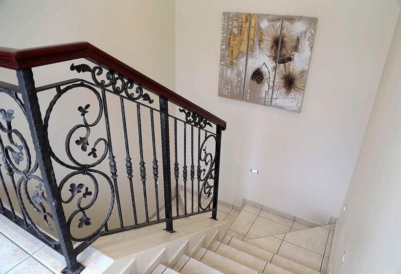 پانسیون Atholl Guest House