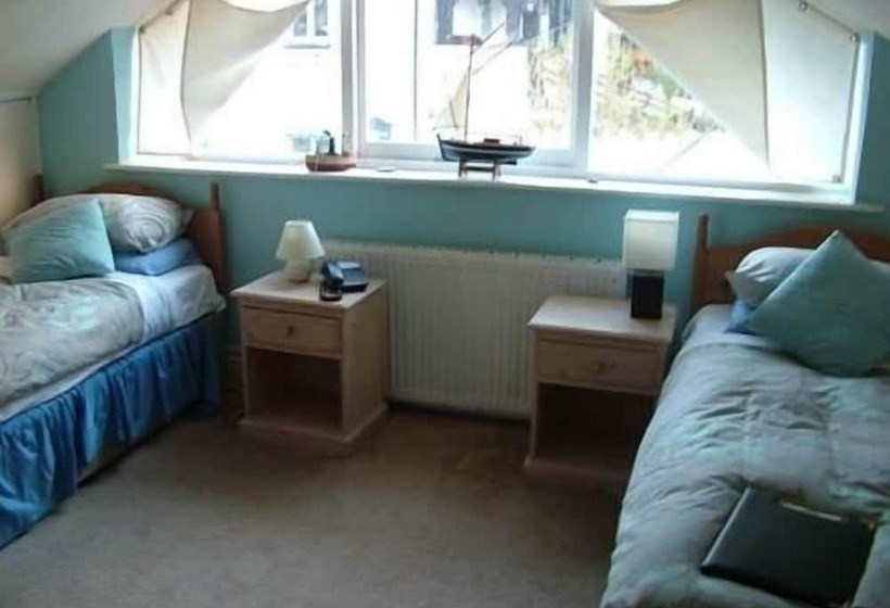 بنسيون The Driftwood Spars