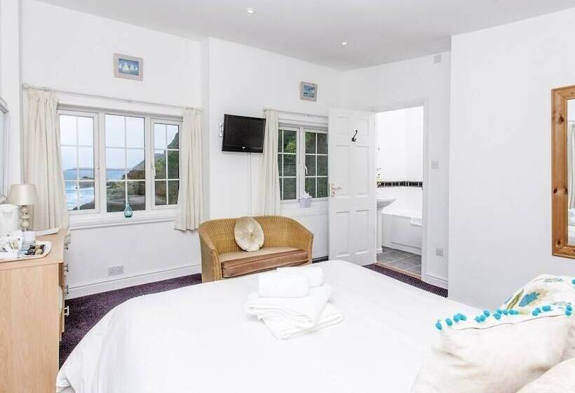 بنسيون The Driftwood Spars