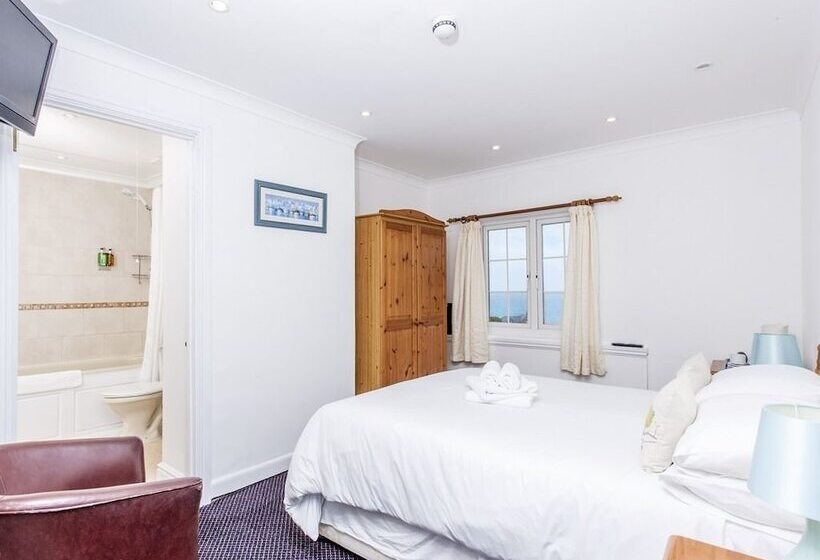 بنسيون The Driftwood Spars