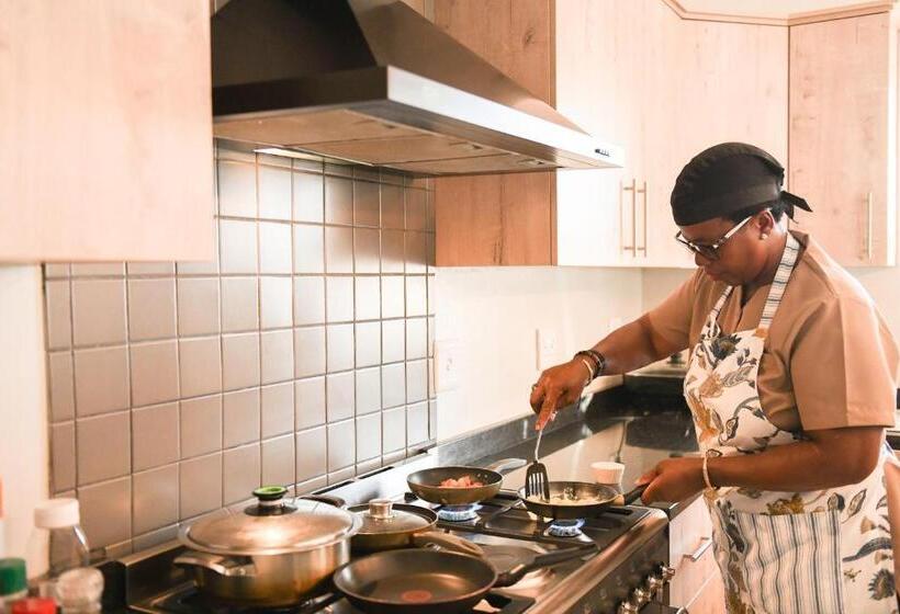 ペンション Four Palms Accommodation