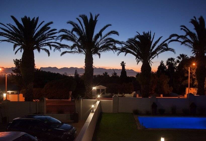 ペンション Four Palms Accommodation