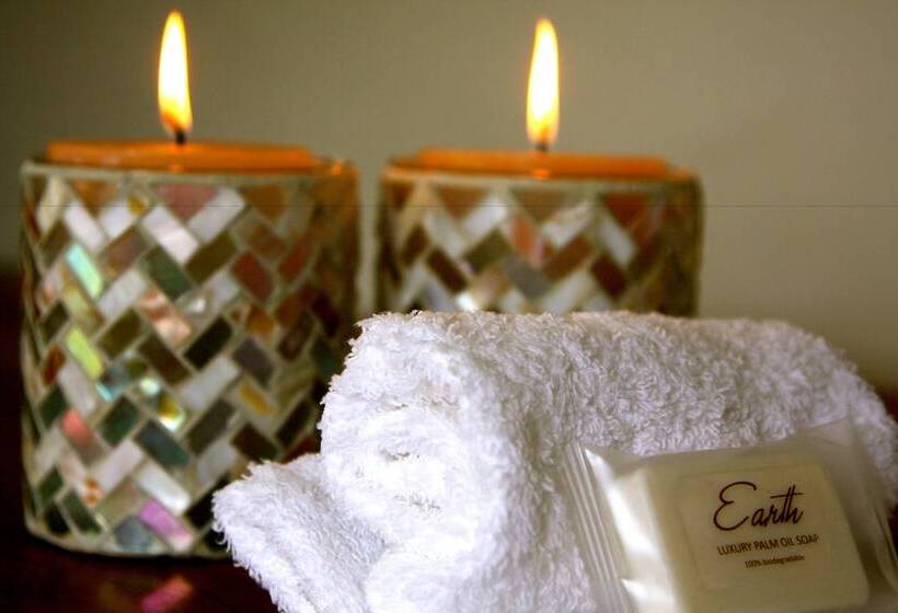 ペンション Four Palms Accommodation