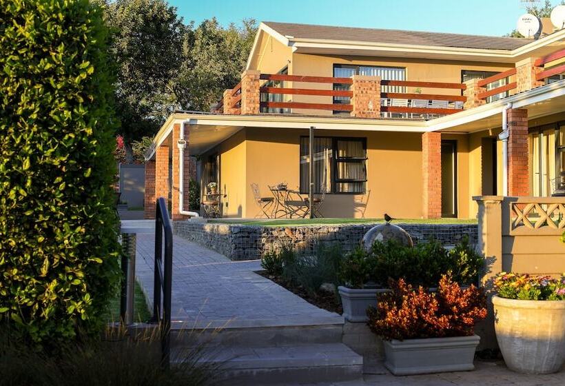 ペンション Four Palms Accommodation