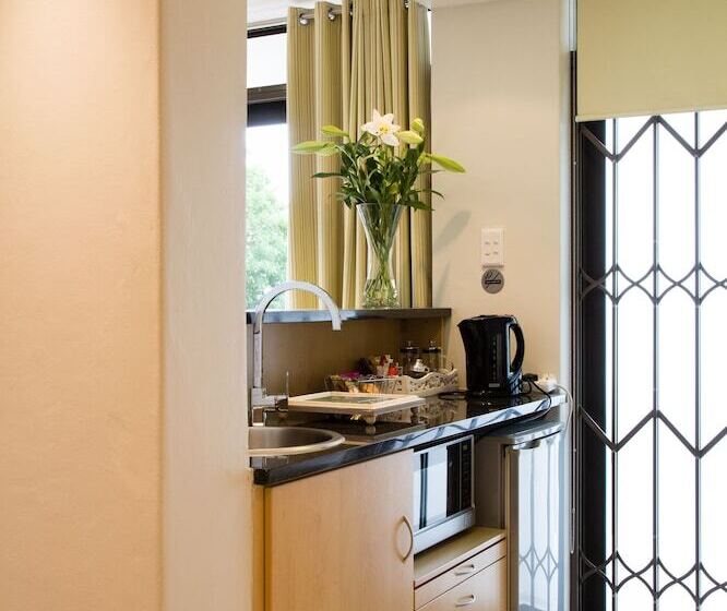 ペンション Four Palms Accommodation