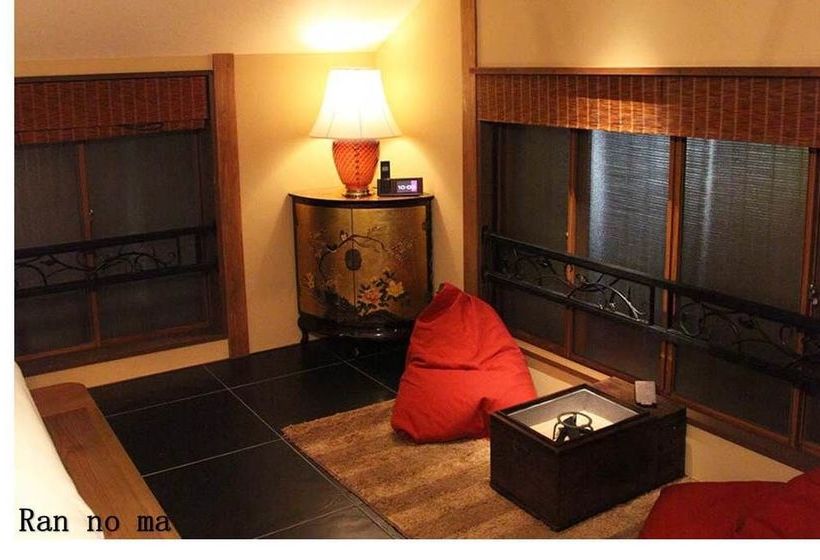 پانسیون Yadoyadejavu