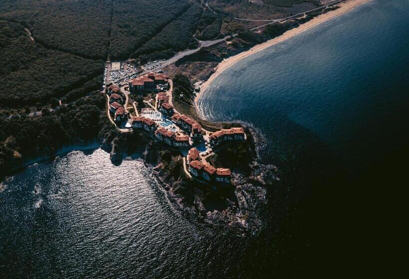 Курорт Saint Thomas Holiday Village