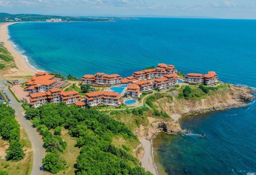 Курорт Saint Thomas Holiday Village