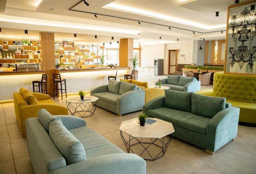 Курорт Saint Thomas Holiday Village