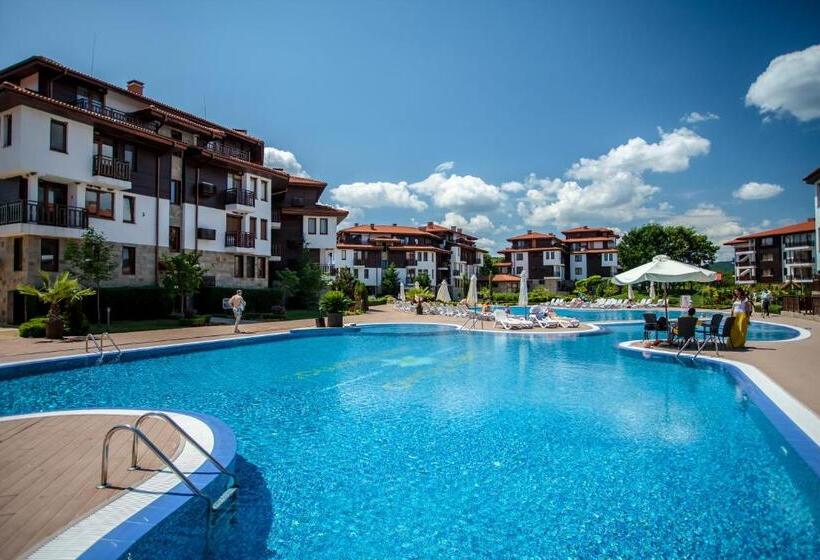 Курорт Saint Thomas Holiday Village