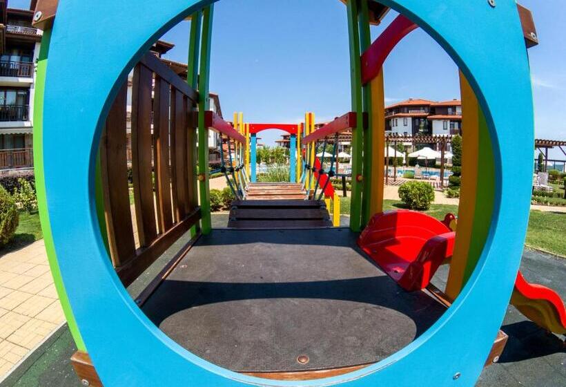 Курорт Saint Thomas Holiday Village