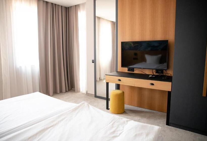 Курорт Saint Thomas Holiday Village