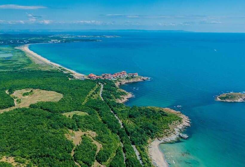 Курорт Saint Thomas Holiday Village