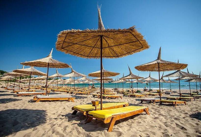 Курорт Saint Thomas Holiday Village