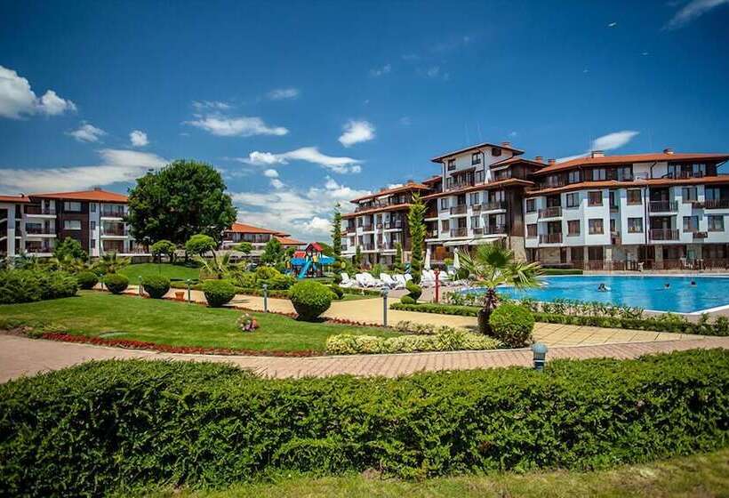 Курорт Saint Thomas Holiday Village