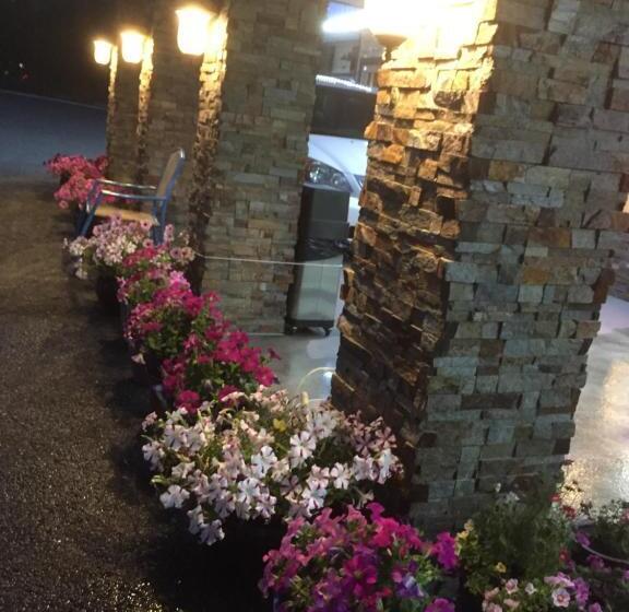 Riverside Motel Cache Creek