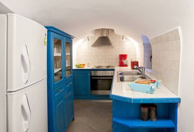 Semeli Cave House