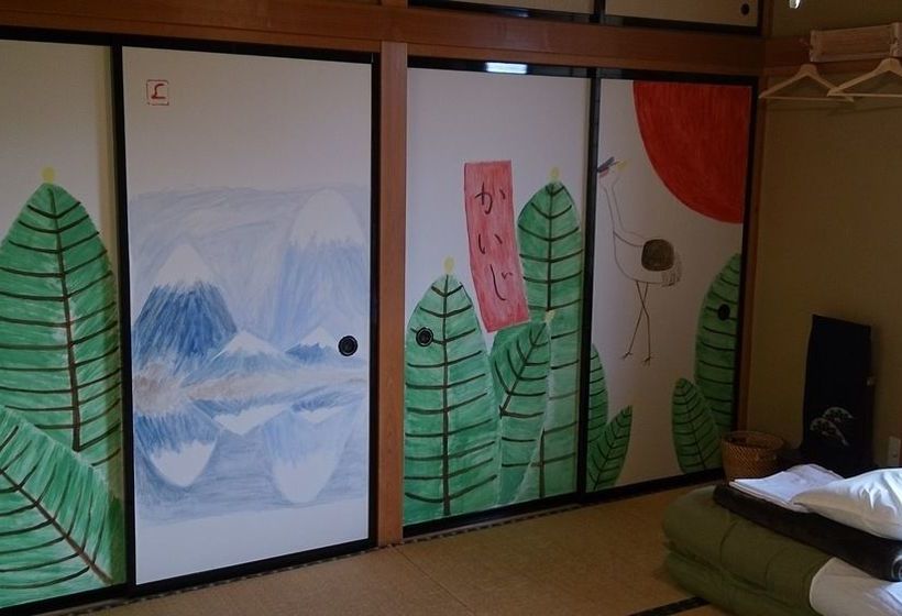 Teishaba Guesthouse & Cafe Hostel