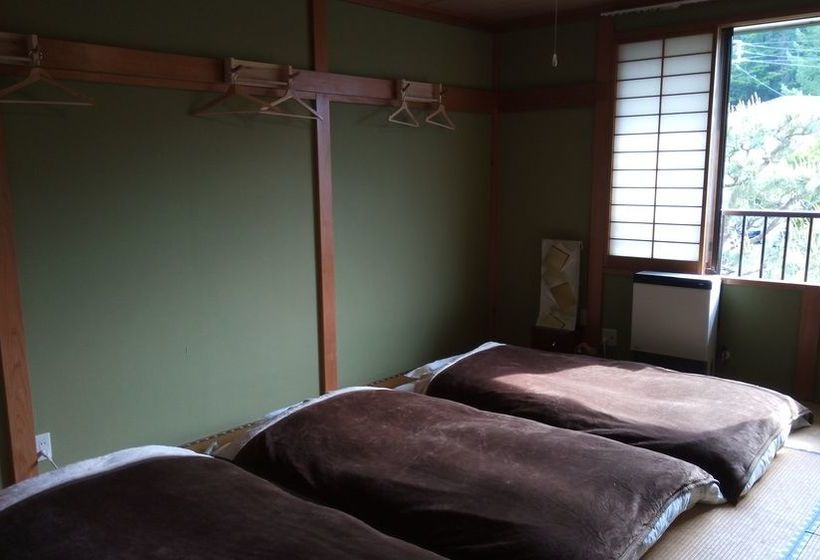 Teishaba Guesthouse & Cafe Hostel