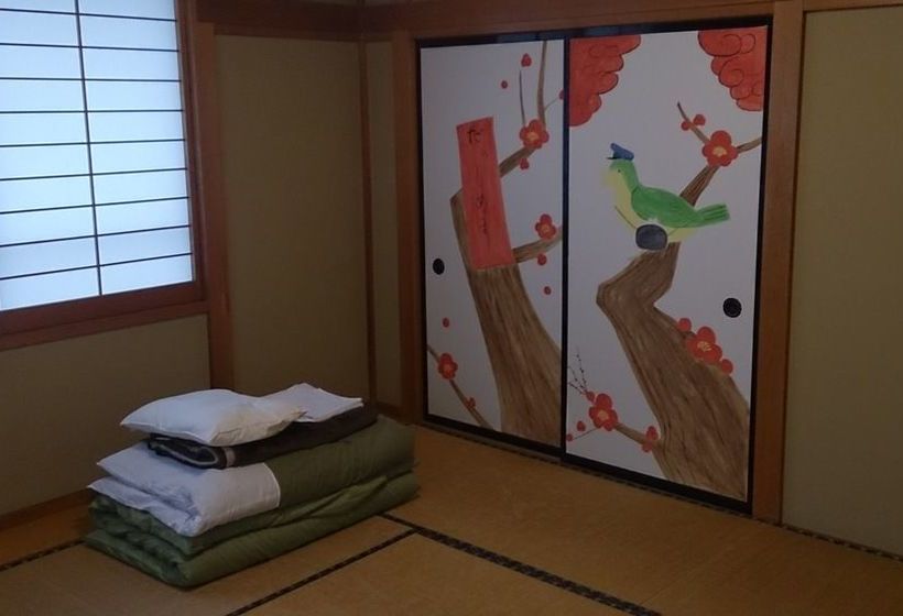 Teishaba Guesthouse & Cafe Hostel