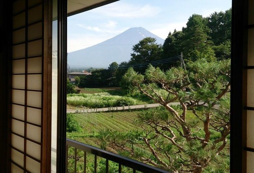 Teishaba Guesthouse & Cafe Hostel