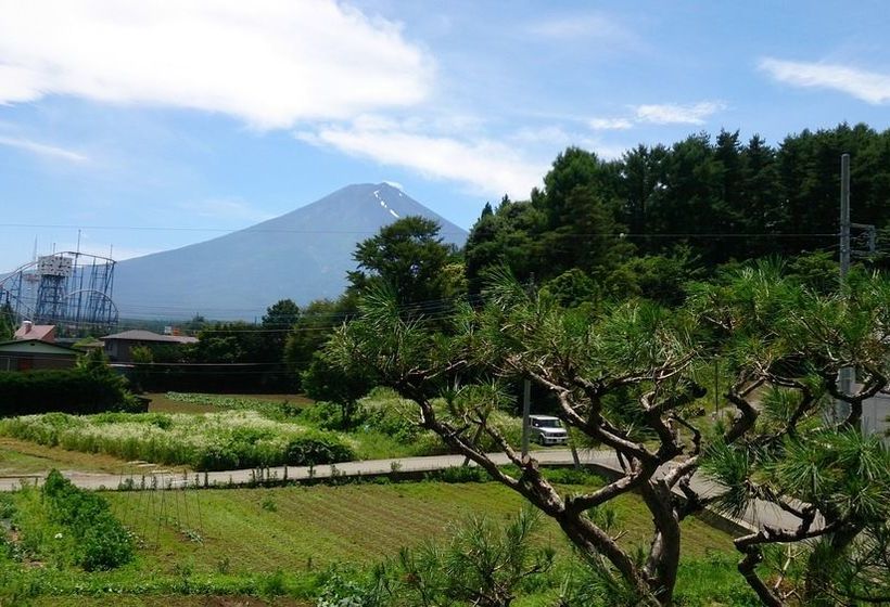 Teishaba Guesthouse & Cafe Hostel