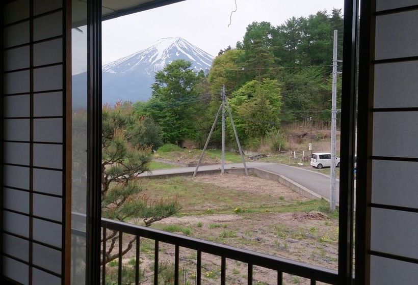 Teishaba Guesthouse & Cafe Hostel