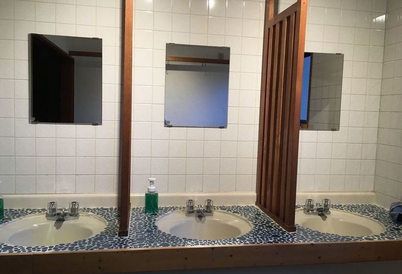 Teishaba Guesthouse & Cafe Hostel