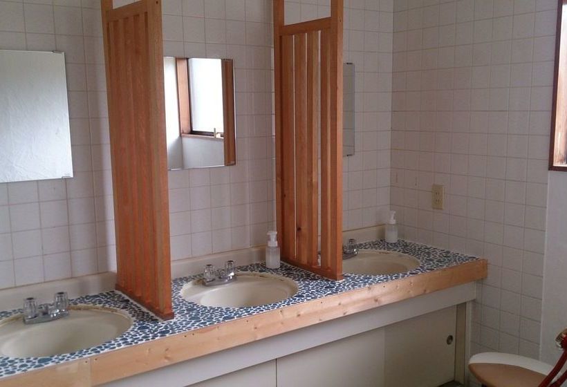 Teishaba Guesthouse & Cafe Hostel