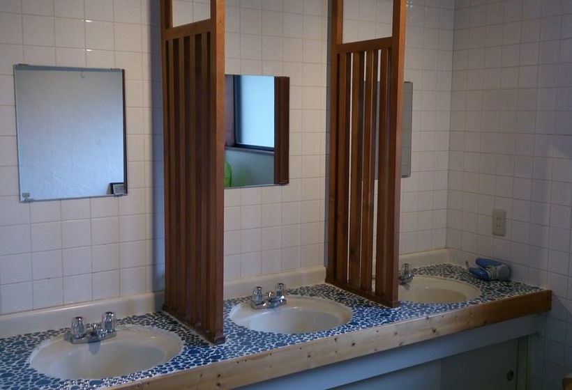 Teishaba Guesthouse & Cafe Hostel