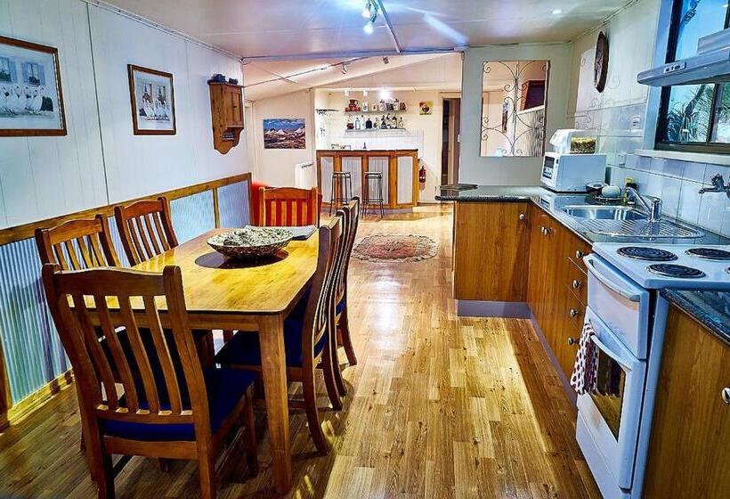 Underground Bed & Breakfast