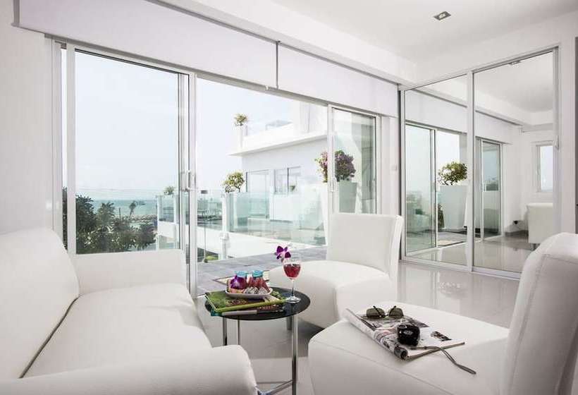 Villa 7th Heaven Beach Front