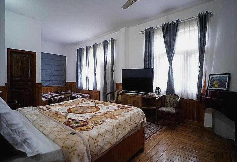 酒店 Collection O The Maan Resort