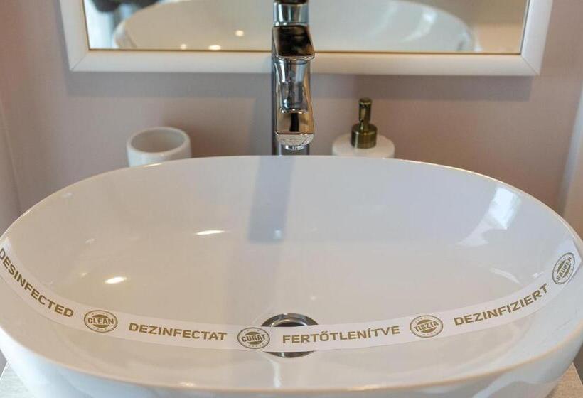 פנסיון Atlantic Boutique