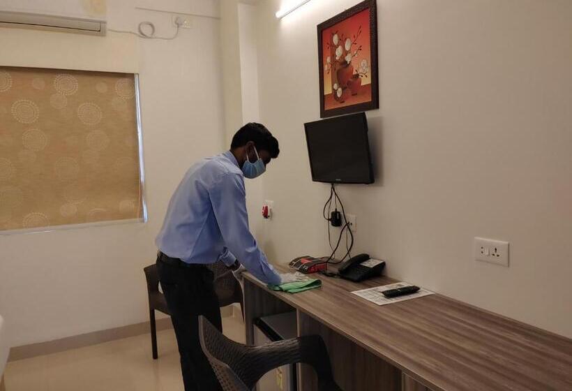 Отель Downtown Business