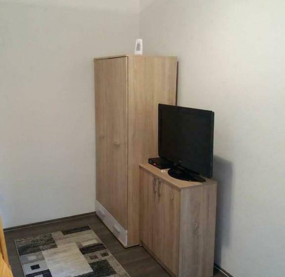 פנסיון Rooms Adrijana