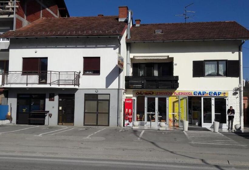 פנסיון Rooms Adrijana