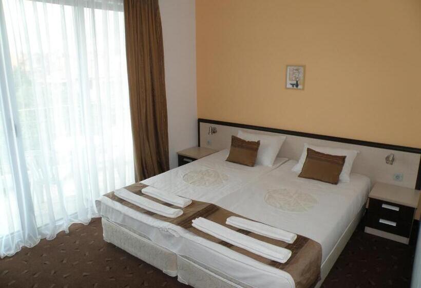 בית מלון כפרי Makao Family