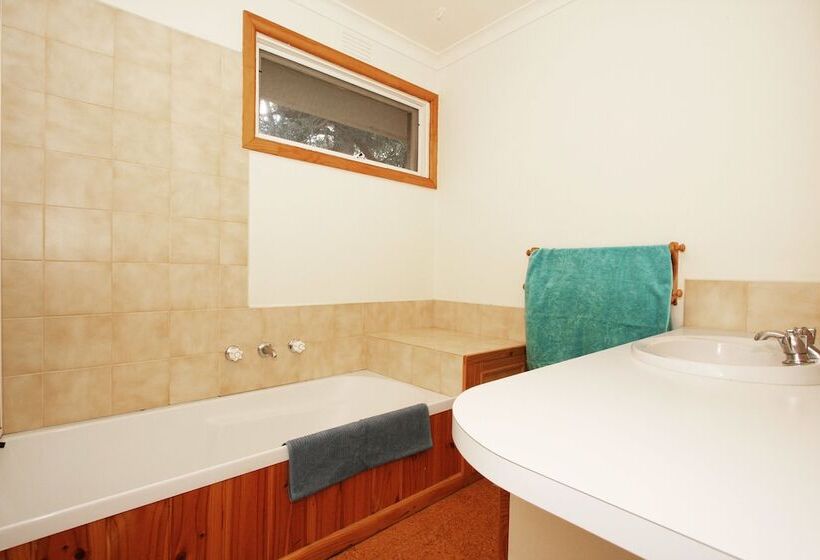 3 43 Thames Holiday Unit