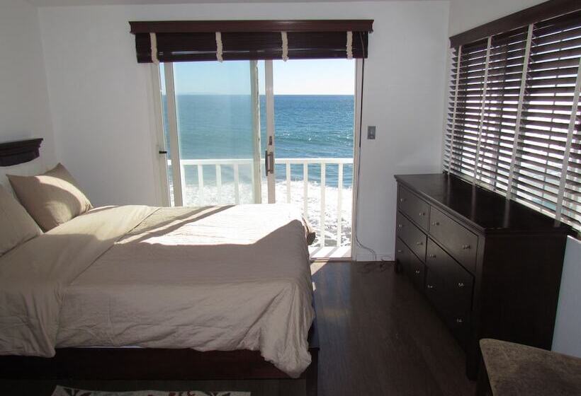 3 Bedroom House On The Beach