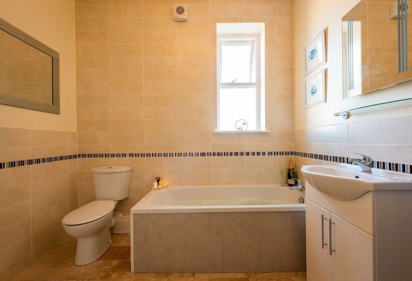 Abbey Apartments Modern Aparthotel For Tourists & Professionals