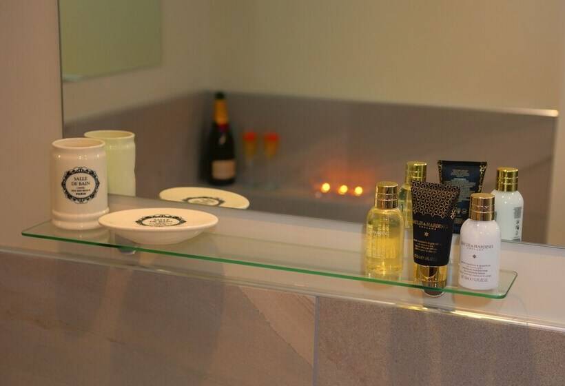 Abbey Apartments Modern Aparthotel For Tourists & Professionals