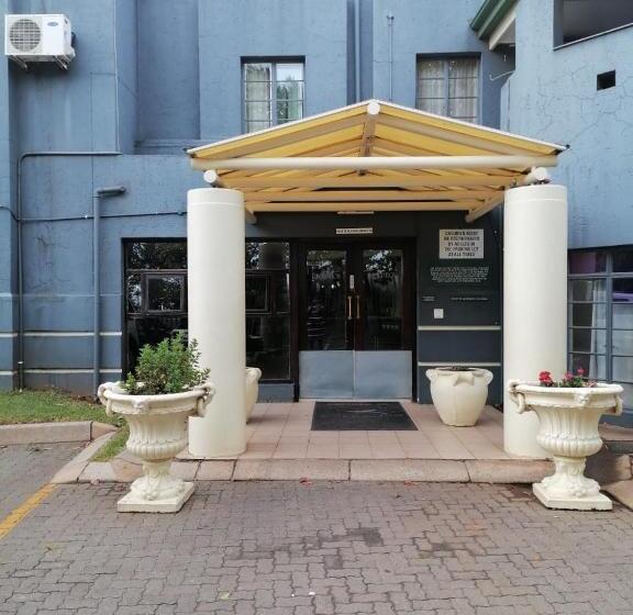 Airport Inn And Suites