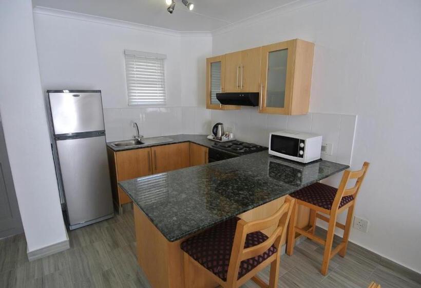 Airport Inn And Suites